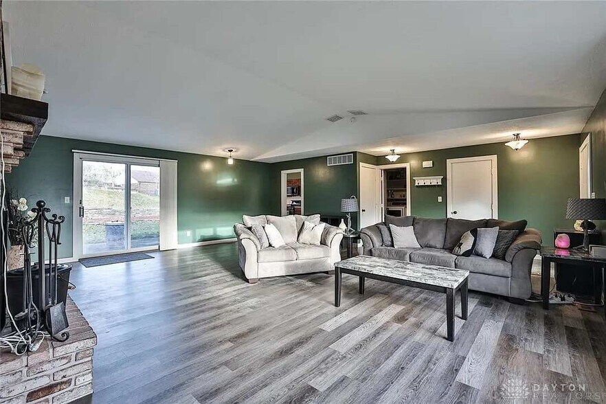 Building Photo - 6881 Walnut Creek Ct