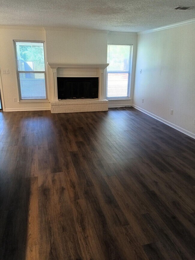 Building Photo - 4430 Goshen Lake Dr S