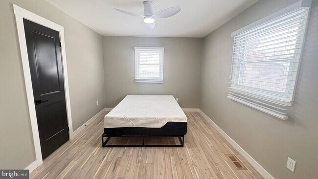 Building Photo - 13223 Hawthorn Ln