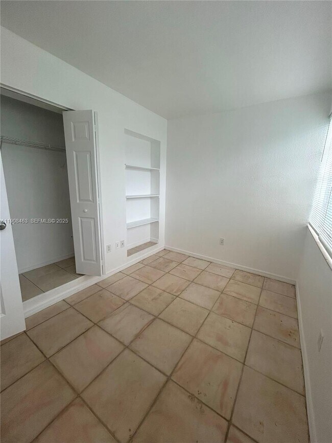 Building Photo - 1945 Calais Dr