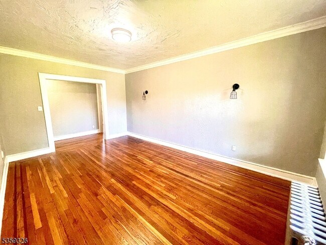 Building Photo - 17 Elwood Pl