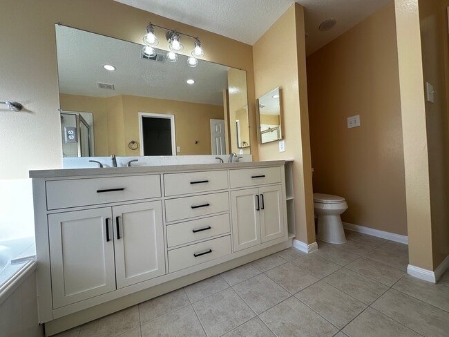 Building Photo - 9131 Knightsland Trail