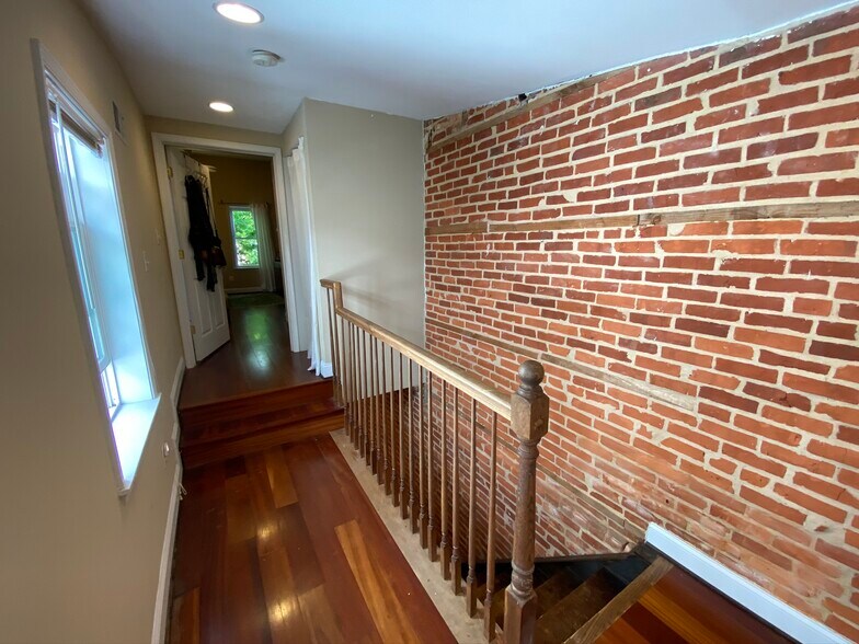 hallway to Master Bedroom - 1022 S Bouldin St