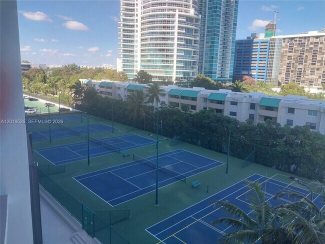 Building Photo - 2333 Brickell Ave