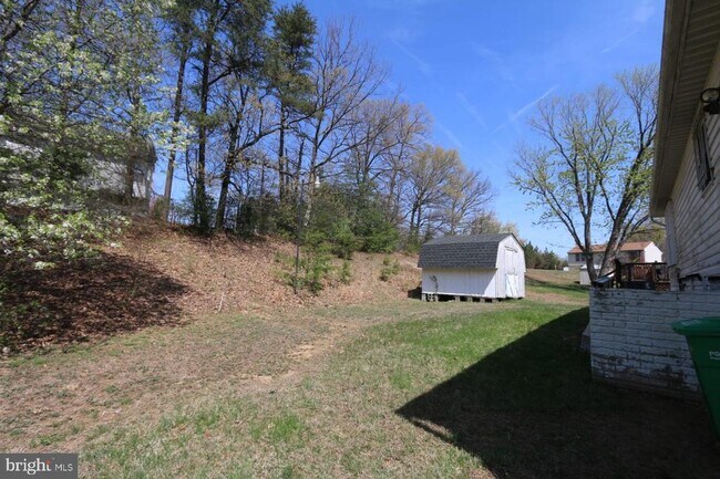 Building Photo - 6512 Cricket Pl