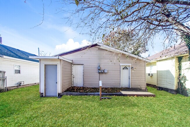 Building Photo - Freshly Renovated & Ready for You — Cozy 1 Bedroom Duplex (Voucher Friendly!)