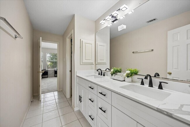 Building Photo - 1810 Freedom Tree Ct