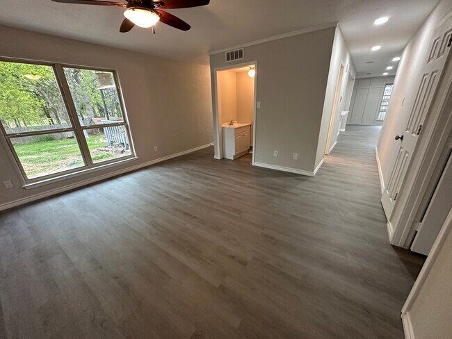 Building Photo - 2001 Emerson Ln