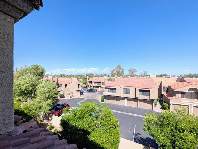 Building Photo - 4925 E Desert Cove Ave