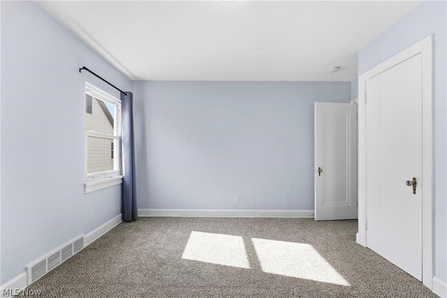 Building Photo - 876 Eloise Dr