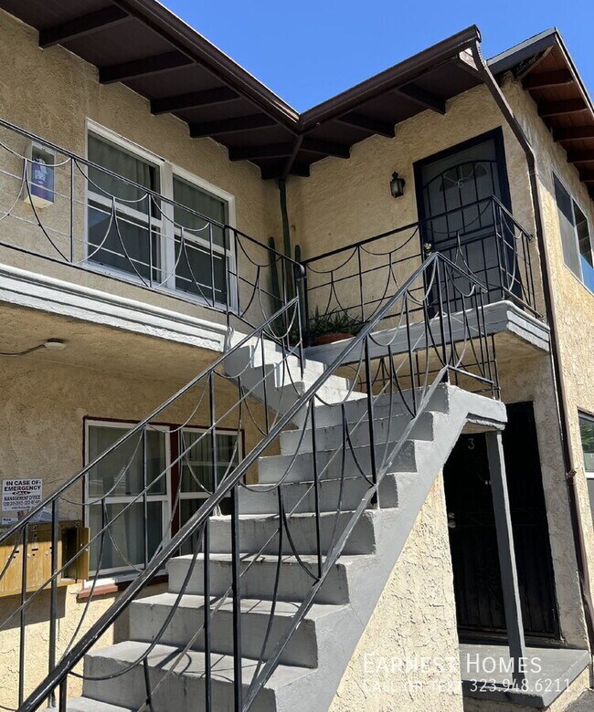 Building Photo - 14202 Delano St