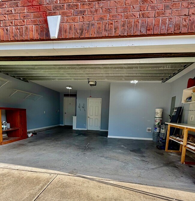 Building Photo - 2412 Brick Dr