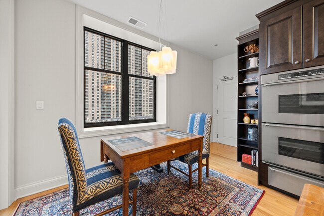 Building Photo - 30 W Erie St