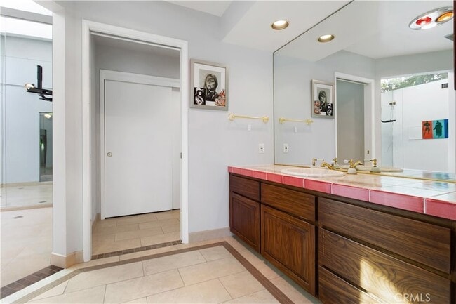 Building Photo - 3713 Dellvale Pl