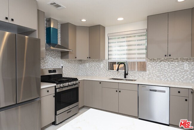 Building Photo - 14843 Morrison St