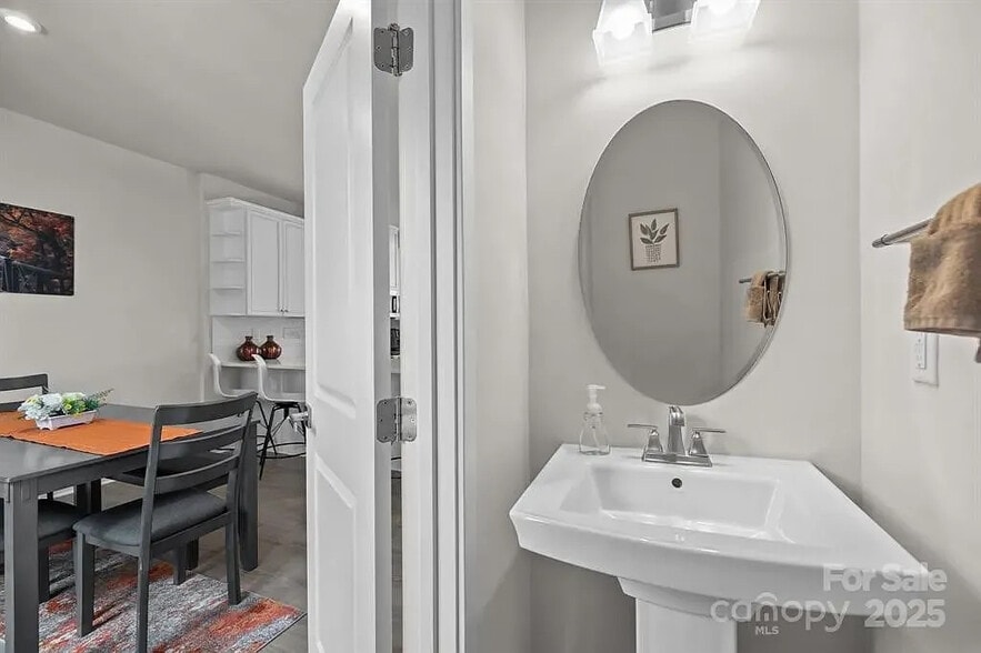 Building Photo - Room in Townhome on Broad River Ln