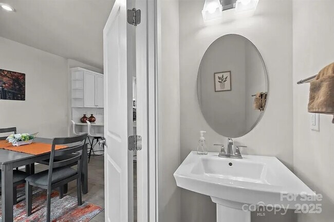 Building Photo - Room in Townhome on Broad River Ln