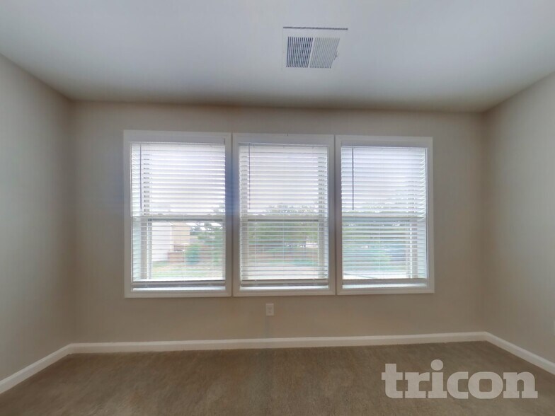 Building Photo - 3444 Baylor Cir