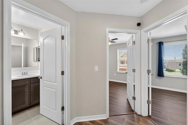 Building Photo - 3842 Hampstead Ln