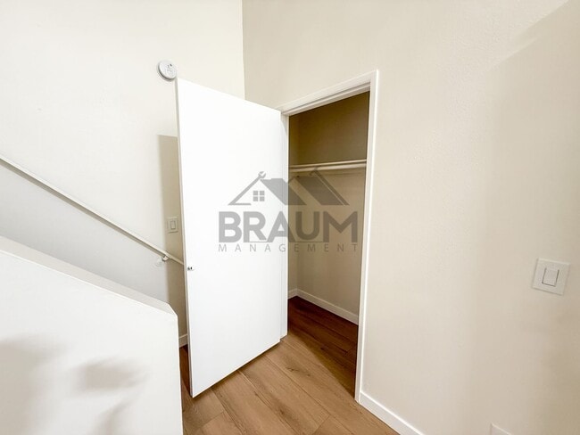 Building Photo - 13347 Victory Blvd