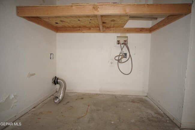 Building Photo - 1686 St Stephen Pl