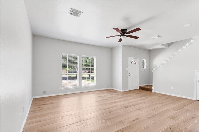 Building Photo - 10445 Wicklowe St