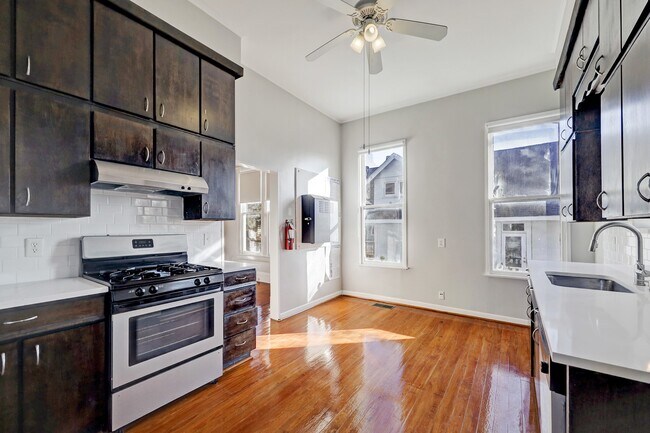 Building Photo - 1229 Heights Blvd