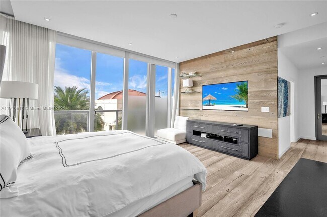 Building Photo - 9501 Collins Ave