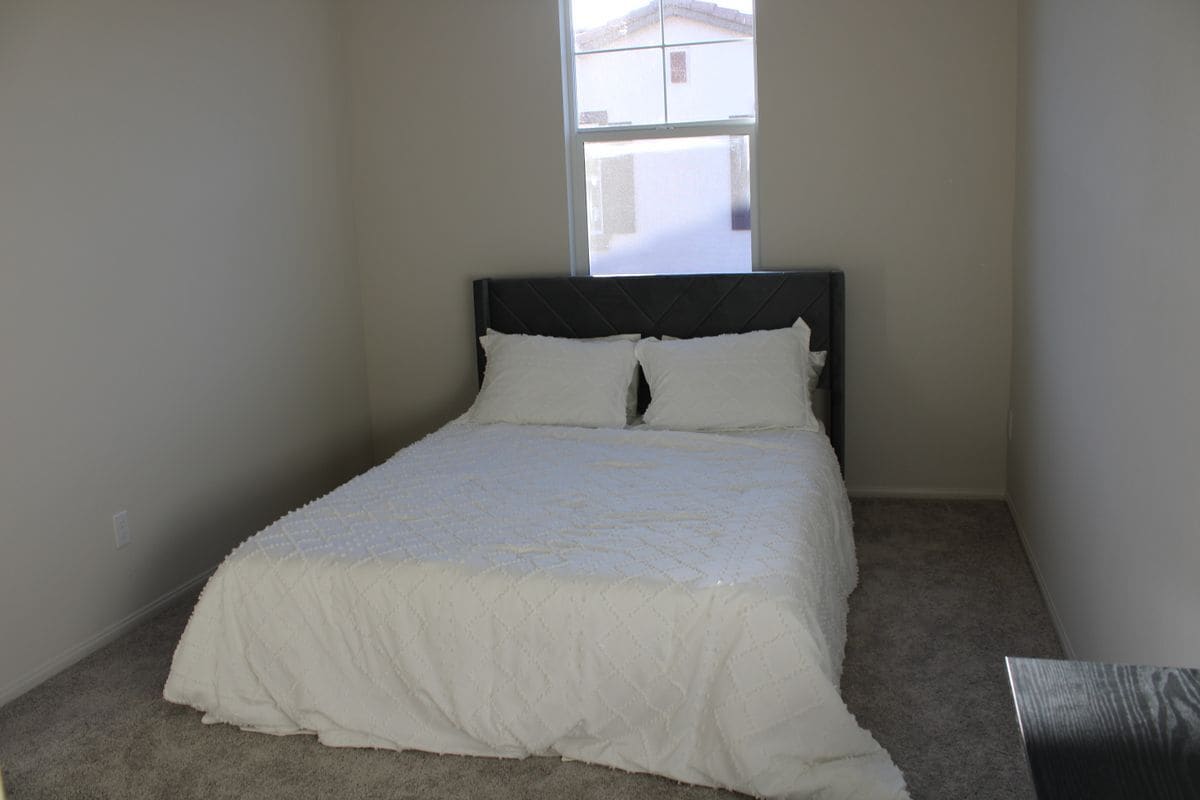 Building Photo - 40885 Melrose Dr