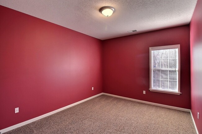 Building Photo - 1325 Rain Hollow Cir E