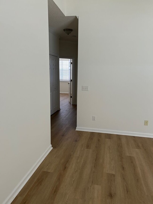 Building Photo - Mohawk Trail Townhomes-Southside Savannah