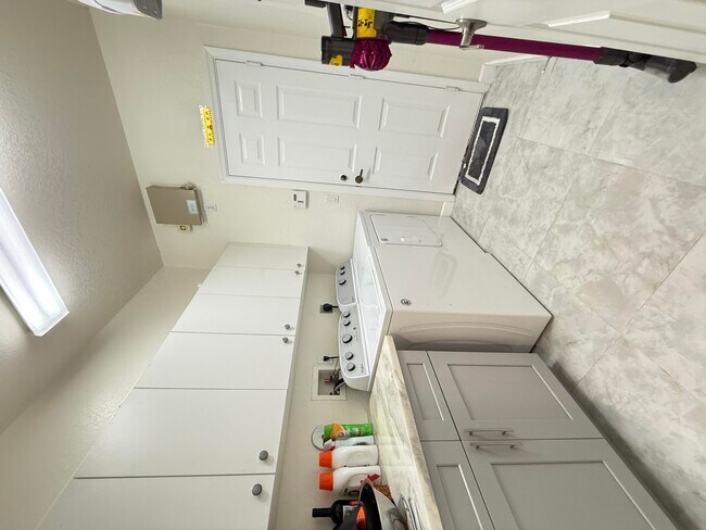 Building Photo - 1763 SW Newport Cir