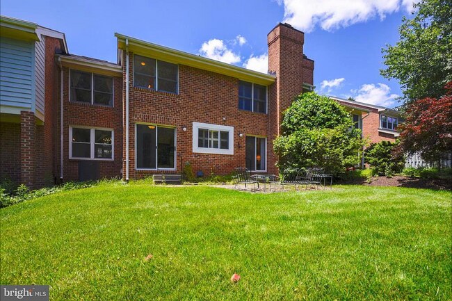 Building Photo - 5 Spring House Rd