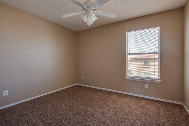Building Photo - 14185 Tierra Halcon Dr