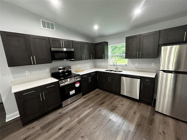 Building Photo - 2855 SE 146th Pl