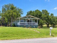 Building Photo - 1308 Belaire Dr