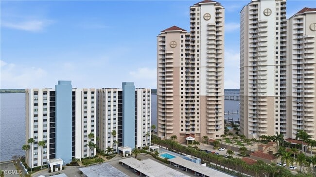 Building Photo - 1925 Clifford St