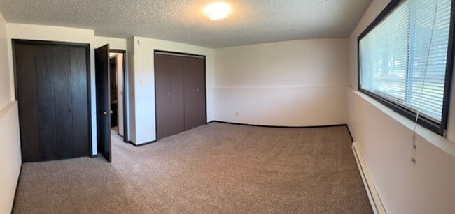 Building Photo - 1005