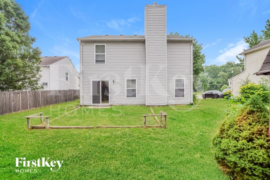 Building Photo - 220 Woodstream Ct