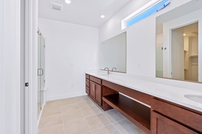 Building Photo - Newly Constructed 3-Bedroom, 2.5-Bath Home with Separate Owner Suite