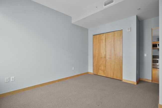 Building Photo - 309 W Washington Ave