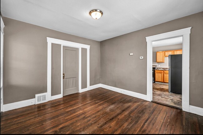 Building Photo - 4097 E 64th St