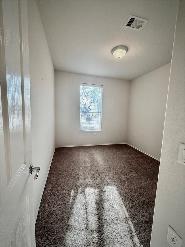 Building Photo - 13600 Breton Ridge St