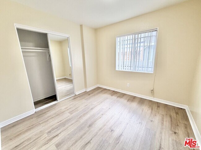 Building Photo - 138 W 93rd St