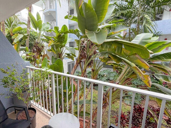 Building Photo - 1801 S Treasure Dr