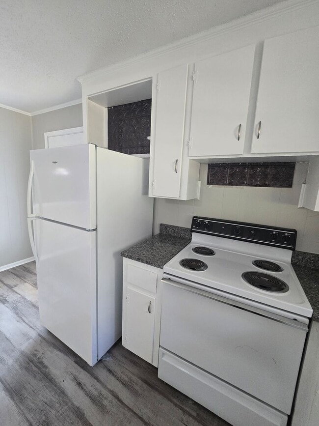 Building Photo - Beautiful Downtown Enterprise