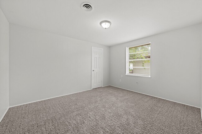 Building Photo - 408 Grantham Rd