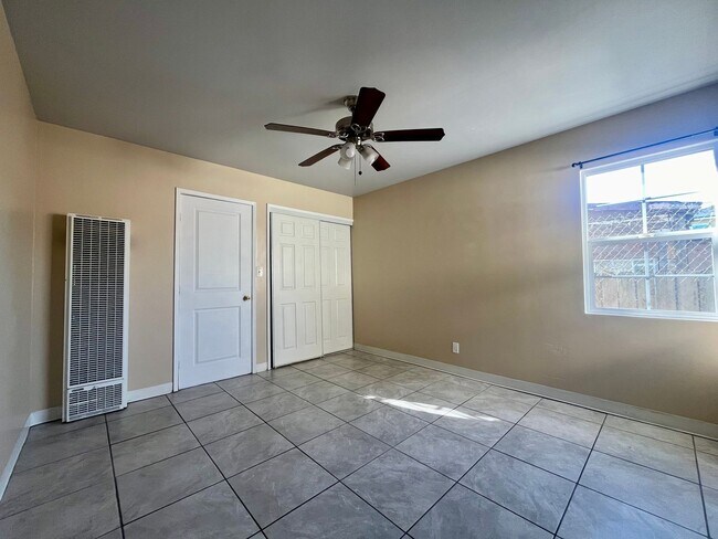 Building Photo - 10523 Mansel Ave