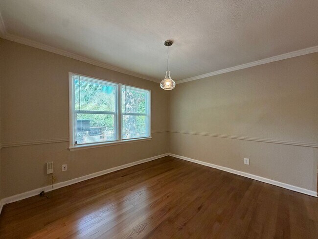 Building Photo - 4816 Melita Ave