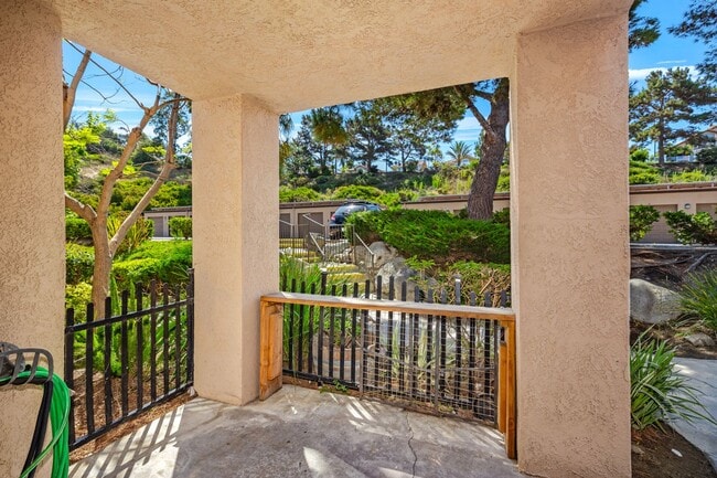 Building Photo - Cozy 1 Bed 1 Bath San Clemente Apartment